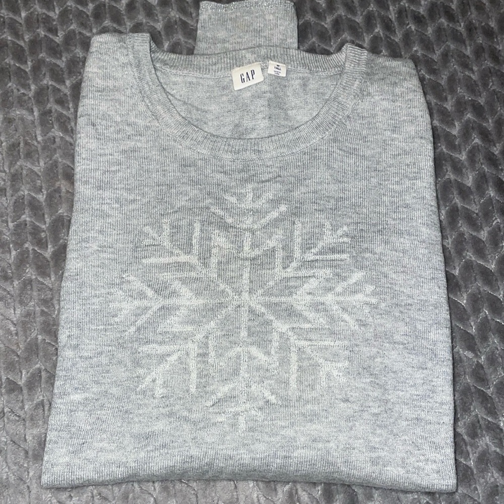 GAP Wool Blend Lightweight Christmas Sweater.  Gray. Medium Long.